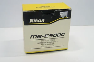 New Nikon MB-E5000 Battery Pack ** For Coolpix 5000** - Picture 1 of 2