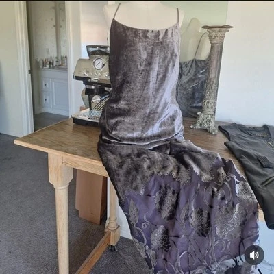 Vestido formal de veludo anos 90 bruxa  - Imagem 1 de 2