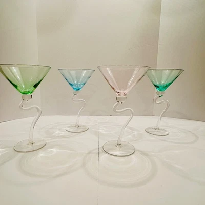 Vástago en zigzag trenzado de vidrio Martini vintage elige el color Foto 1 de 3