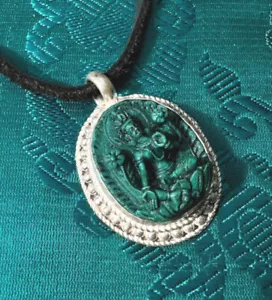Sehr feines BUDDHA AMULETT GRÜNE Tara mit TÜRKIS aus Nepal - Bild 1 von 2