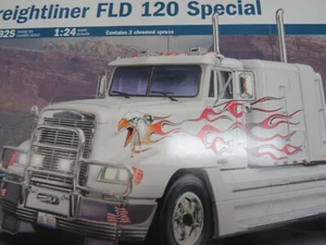 Kit plastica camion speciale Italeri Freightliner FLD 120 - Foto 1 di 1