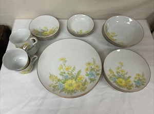 Ecko International Spring Bouquet Dinnerware 4 Placesettings - Bild 1 von 10