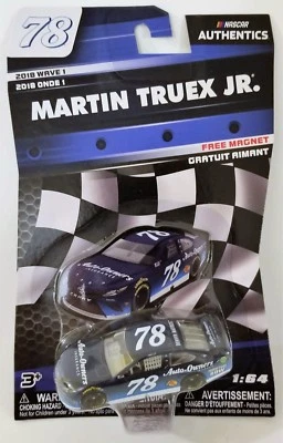 Toyota diecast Wave 1 NASCAR Authentics #78 2018 Martin Truex Jr escala 1:64 Foto 1 de 2