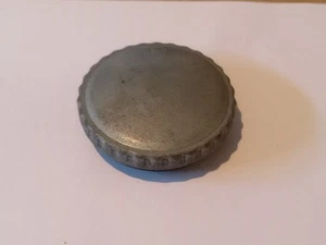 BMW TAPPO COPERCHIO PUNTERIE TAPPO OLIO MOTORE - Imagen 1 de 3