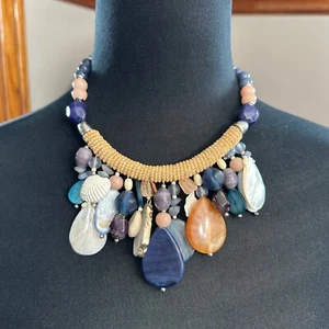 Collana Chico's Dichiarazione Gioielli 20" Regolabile Blu Tan Conchiglie Bavaglino Perline - Foto 1 di 11