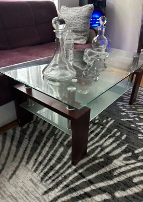 Стеклянный стол для гостиной  - Изображение 1 из 2