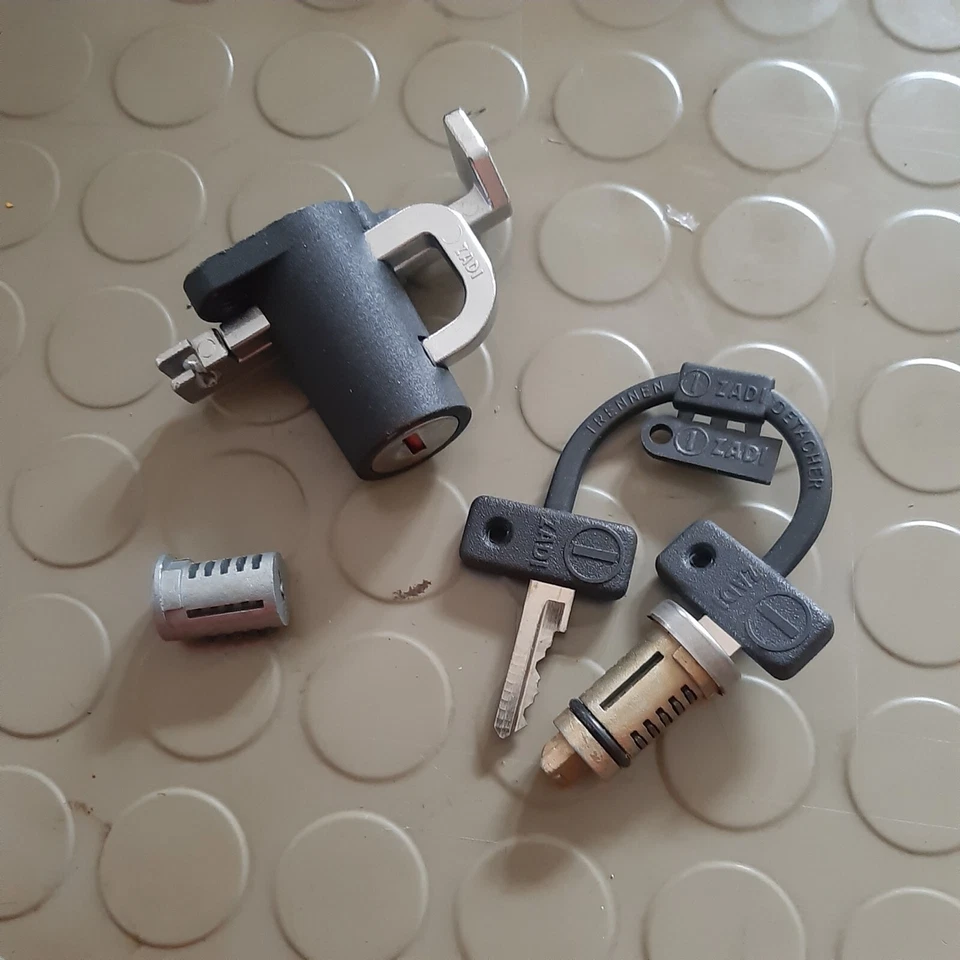 MOTO GUZZI CALIFORNIA LOCK KIT SERRATURE GU30736860 Foto 1 de 1