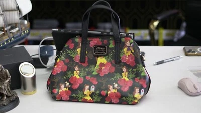 Cartera Loungefly ✨RARA Disney 🏰 Bella Bestia 🌹Rosas Rojas Foto 1 de 2