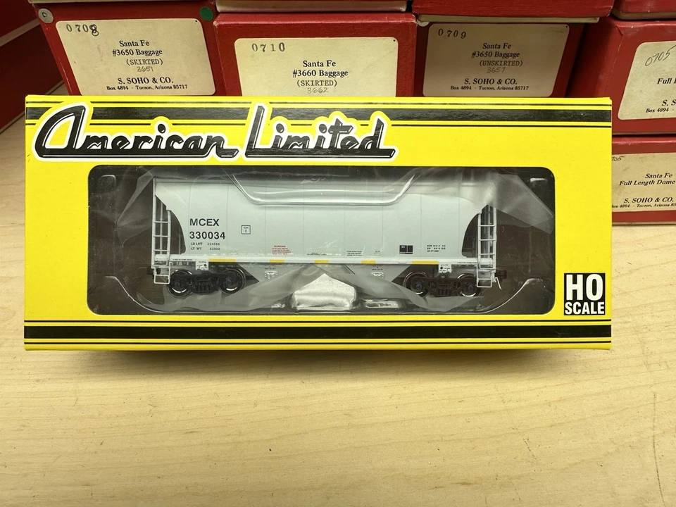 American Limited Trinity 3281 2-Bay Covered Hopper MCEX #330034 NOS - Image 1 of 2