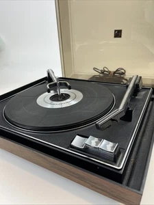VERY RARE Vintage Magnavox 2K8884 Component Auto/Turntable w/ Dust Cover - Picture 1 of 10