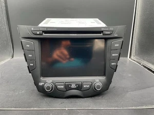 Receptor sistema de radio de audio Hyundai Veloster 2012-2015 96560-2V730 usado - Imagen 1 de 8