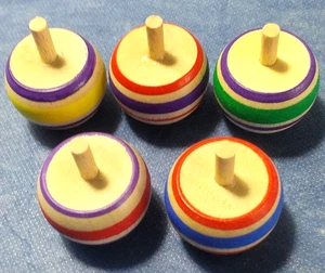 Japanische handgefertigte Holz handgedreht kleine Top Koma φ 1,1 × H 1,4 Zoll 5 Set UNBENUTZT - Bild 1 von 3