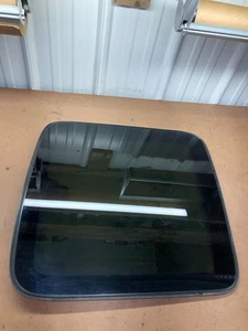 1999-2006 Chevy Silverado Classic Passenger Side Extended Cab Quarter Glass 06d - Picture 1 of 6