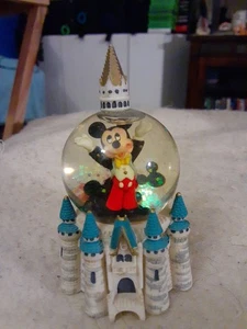 Disney Magic Kingdom Mickey Mouse Mini Glitter Globe. Rare! - Picture 1 of 7