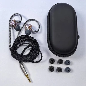 Shure SE535 Headphones Earphones Sound Isolating Wired In-Ear Earbuds Rose Gold - Picture 1 of 8