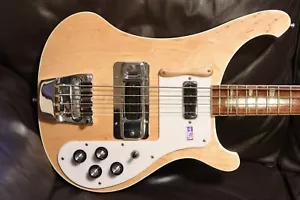 Zoom22 Rickenbacker 4003 up to 2015 Bass Guitar Thumb Rest, Maple. “The Slug” - Picture 1 of 8