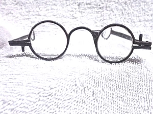 1770's  ROUND STEEL READING GLASSES WITH ROUND LOOP ENDS IN GOOD CONDITION! - Picture 1 of 11