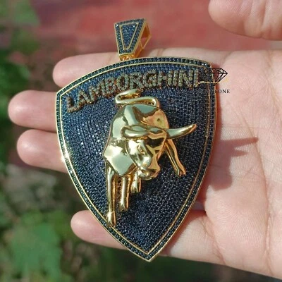 Colgante Lamborghini personalizado de oro amarillo de 14 quilates con circonitas cúbicas de 12 quilates de 3,5" Foto 1 de 4