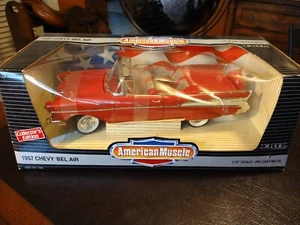 1/18 ERTL AMERICAN MUSCLE 1957 CHEVROLET BEL AIR CONVERTIBLE ROT Neu im Karton - Bild 1 von 4