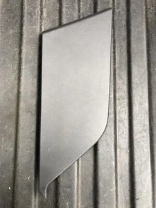 LAND ROVER DISCOVERY V L462 3.0 D Rear horizontal left door trim HY32-045M11-A - Picture 1 of 4