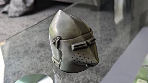 Mainmast Figureheads Paper Weight Paperweight Medieval Knight Armour Helmet - Picture 1 of 9