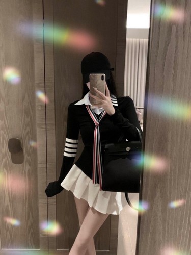 Abito donna Thom Browne in maglia a quattro barre