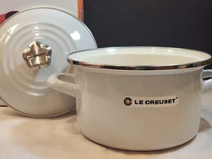 Le Creuset 3 qt Vapeur Enamel Steel Casserole Stock Pot Silver Flower Knob NIB - Picture 1 of 12