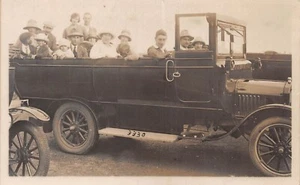 POSTKARTE TRANSPORT CHARABANC AUSFLUG ANIMIERTE SZENE GREAT YARMOUTH ? RP - Bild 1 von 2