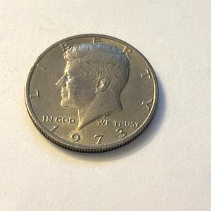 Vintage 1973 Kennedy Half Dollar No Mint Mark - Picture 1 of 4