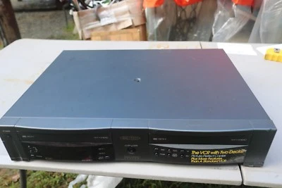 Grabadora reproductor VHS VCR Go Video GV4060 de doble cubierta  Foto 1 de 4