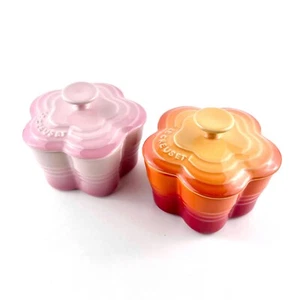 2 x Le Creuset Flower Ramekin with Lid Stoneware Pink/Orange - Picture 1 of 5