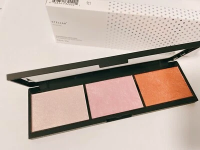 STELLAR MONIKA DEOL Supernova Highlighter Palette - Image 1 of 4