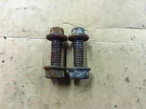 03 04 05 06 07 F250 F350 E350 6.0L Up Y-Pipe Y Pipe to EGR Pipe Bolt Bolts Set - Bild 1 von 2