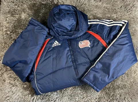NWOT Adidas New England Revolution Adidas thick winter jacket/coat Size Medium Cover