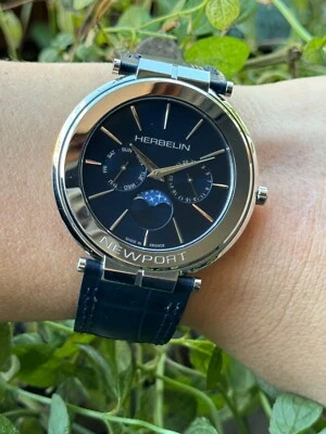 Michel Herbelin Newport fase lunar día fecha cuarzo para hombre 41,5 mm hecho en Francia Foto 1 de 4