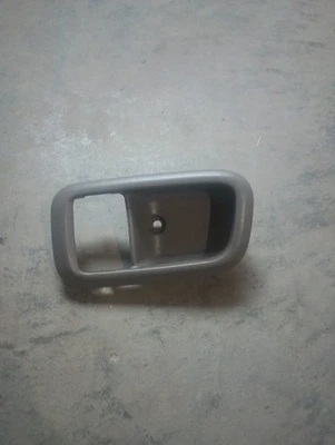 2000-2006 Toyota Tundra Inner Door Handle Trim Rear Left Grey - Изображение 1 из 4