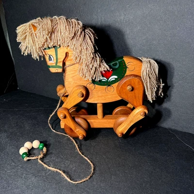 De colección Trabajo Sólido Caballo Rodante Arte Popular Tirar Juguete Hecho a Mano Tole Pintado Foto 1 de 4