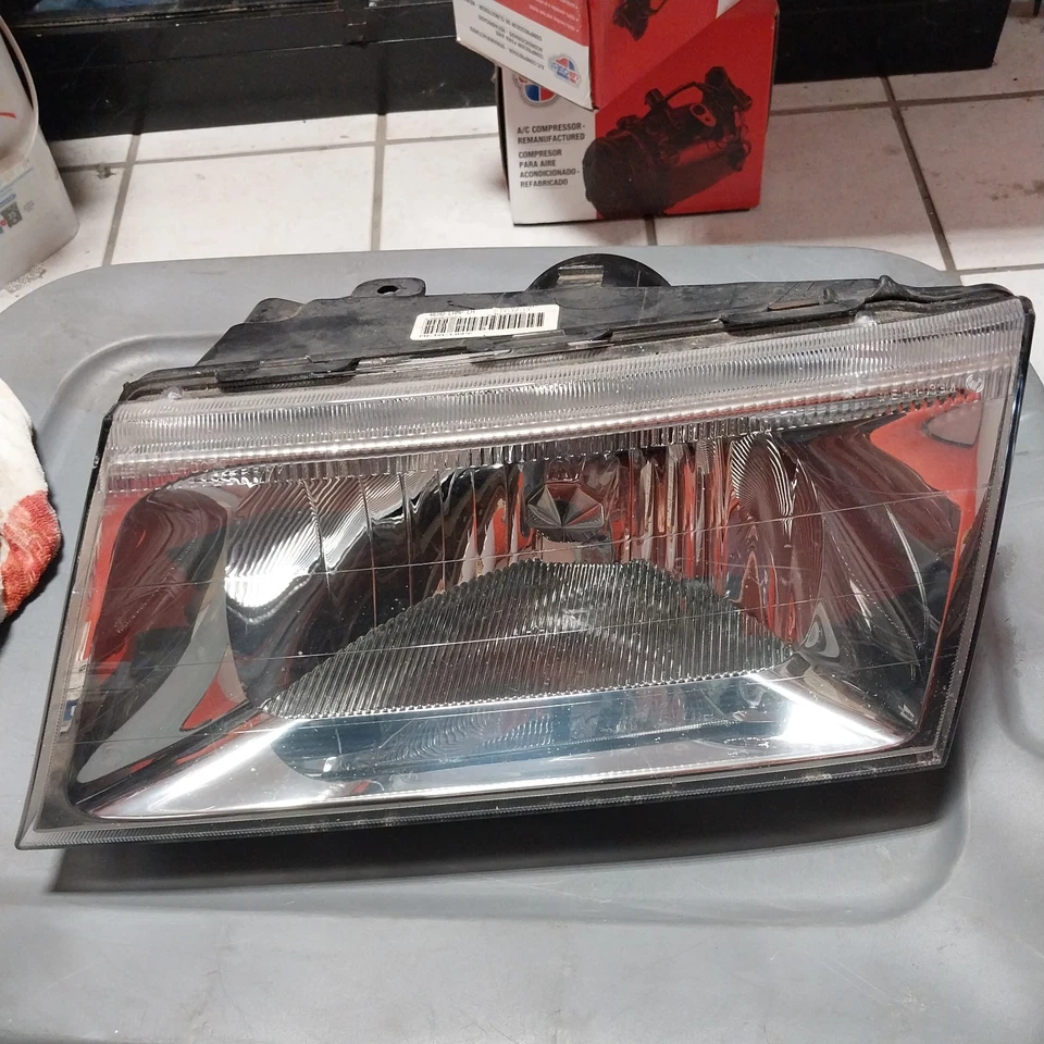 Luz de cabeza de pasajero derecho Mercury Marauder 2003 03 04 #2282 i2 Foto 1 de 4