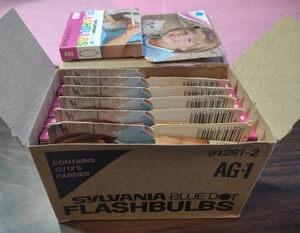 Original NOS Kiste mit 12 Boxen (144ea. Leuchtmittel) Sylvania Blue Dot Blitzlampen. AG1 - Bild 1 von 2