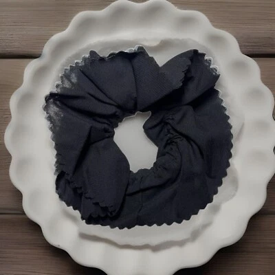 Clásico Scrunchie de cabello negro: Scrunchie de encaje negro de gran tamaño para todo tipo de cabello Foto 1 de 2