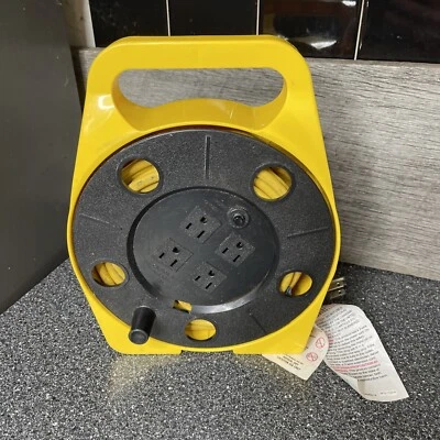 Carrete de cable Bayco 755 de 25 pies con 4 salidas amarillo Foto 1 de 3