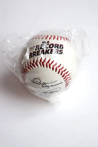 1999 MLB The Record Breakers Fotoball Signatures Promo Ball w/Stand UNOPENED Cover