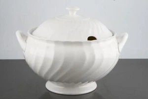 Wedgwood - Candlelight - Soup Tureen + Lid - 64235G - Picture 1 of 2