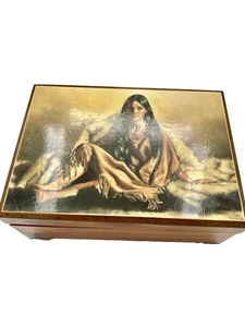 Vintage Cedar Wooden Trinket Box With Native American Women Artwork - Keepsake - Bild 1 von 8