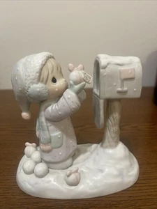 Precious Moments 1984 I’m Sending You A White Christmas Figurine E-2829 - Picture 1 of 8
