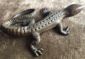 Circa 1910 Antique Bronze 3.25” Bronze Lizard Paperweight - Picture 1 of 11