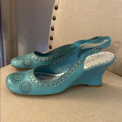 BCBGirls Mujer Y2K Corte Lazer Azul Tacones de Cuña Cuero 9.5 Foto 1 de 4