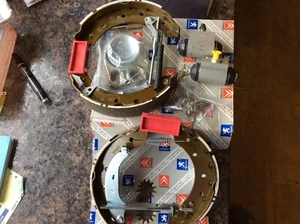 PEUGEOT 306 mk2 CITROEN XSARA mk2 TURBO DIESEL COMPLETE REAR BRAKE SHOE SET - Picture 1 of 7