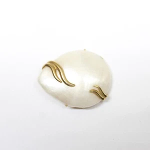 Vintage Emmons Brooch Tear Drop Shell Pearl Gold Tone Lapel Enamel Collectible - Picture 1 of 3