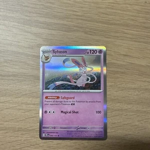 Sylveon 040/131 Sv: Prismatic Evolutions Holo - Bild 1 von 2